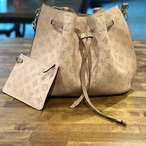 Louis Vuitton Girolata handbag Mahina leather - Picture 2 of 13